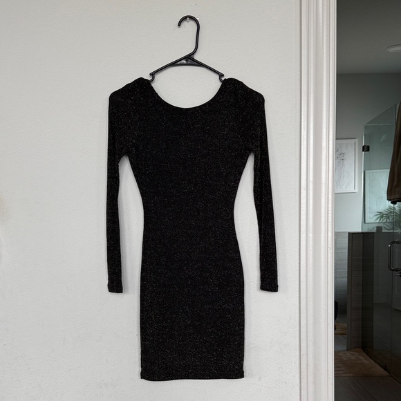 Lulus Dresses & Skirts - Bodycon Holiday Dress